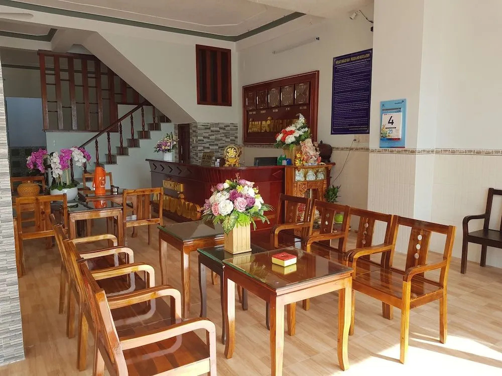 Khách sạn Ánh Đông