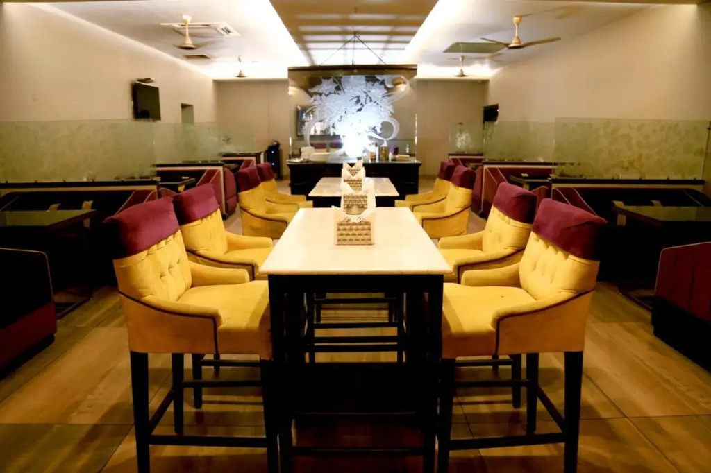 Hotel Rajmahal