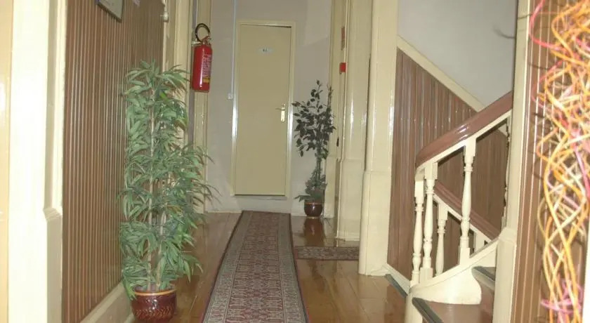 Hotel Larbelo