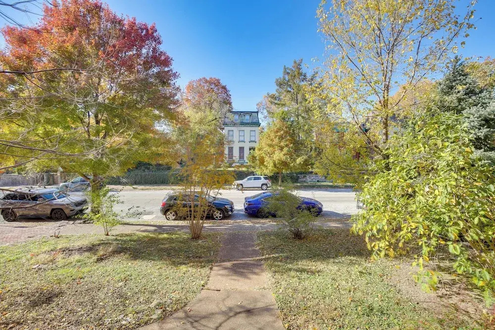 Heart of St Louis! Walkable Soulard Apt w/ Loft