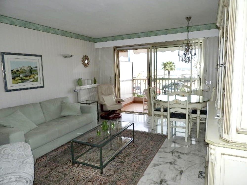 Apartment with One Bedroom in Mandelieu-La-Napoule, with Wonderful Sea View, Furnished Terrace And Wifi - 500 M From the Beach
