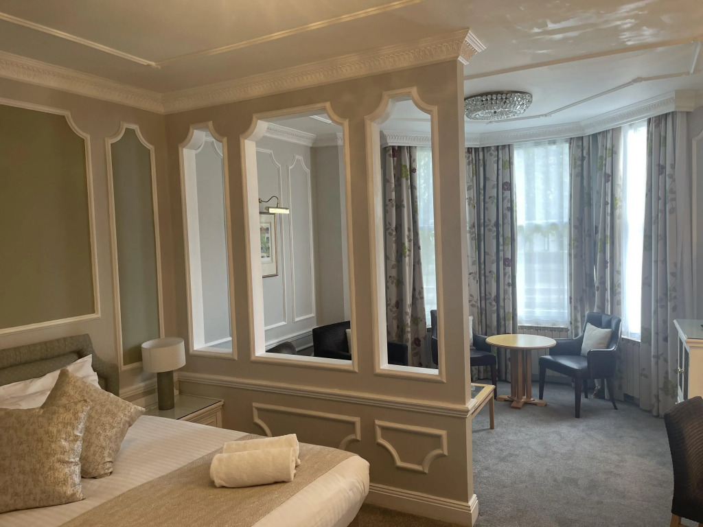 Caledonian Hotel