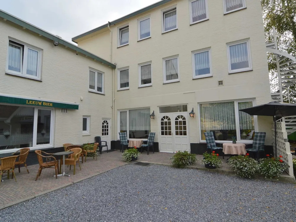 Snug Apartment in Schin op Geul Near Public Pool