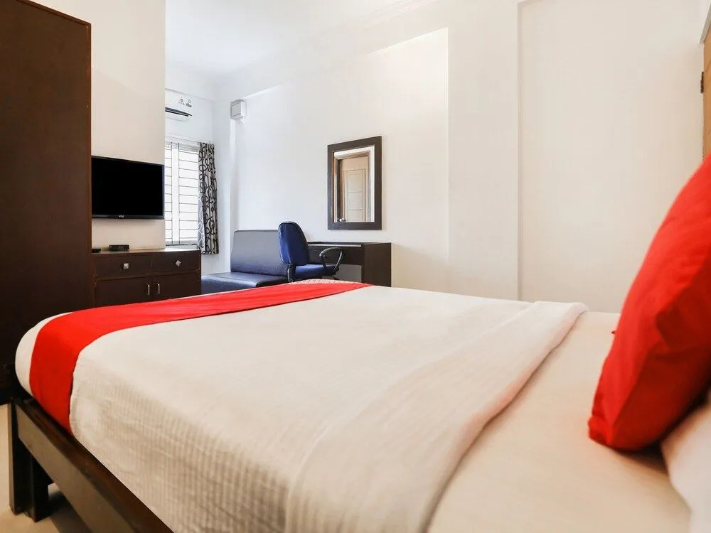 Oyo 29638 Gmr 18 Hotel