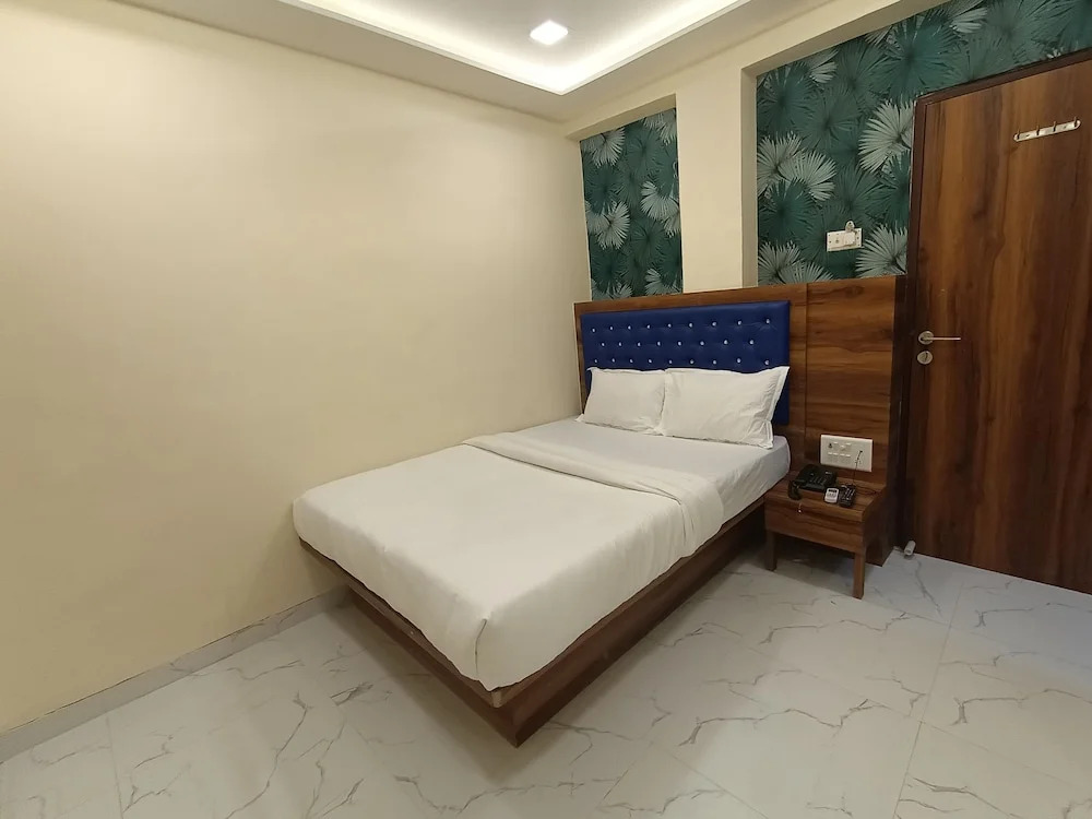 Hotel O King Residency Near Bharat Talkies