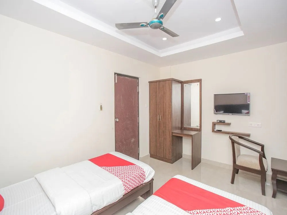 OYO 13596 Akshaya Residency
