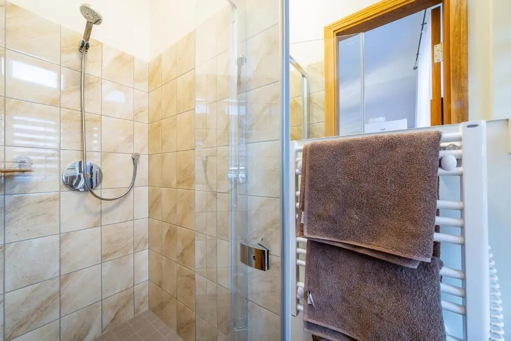 Stories Writer's AP 40sqm Renovated Free parking