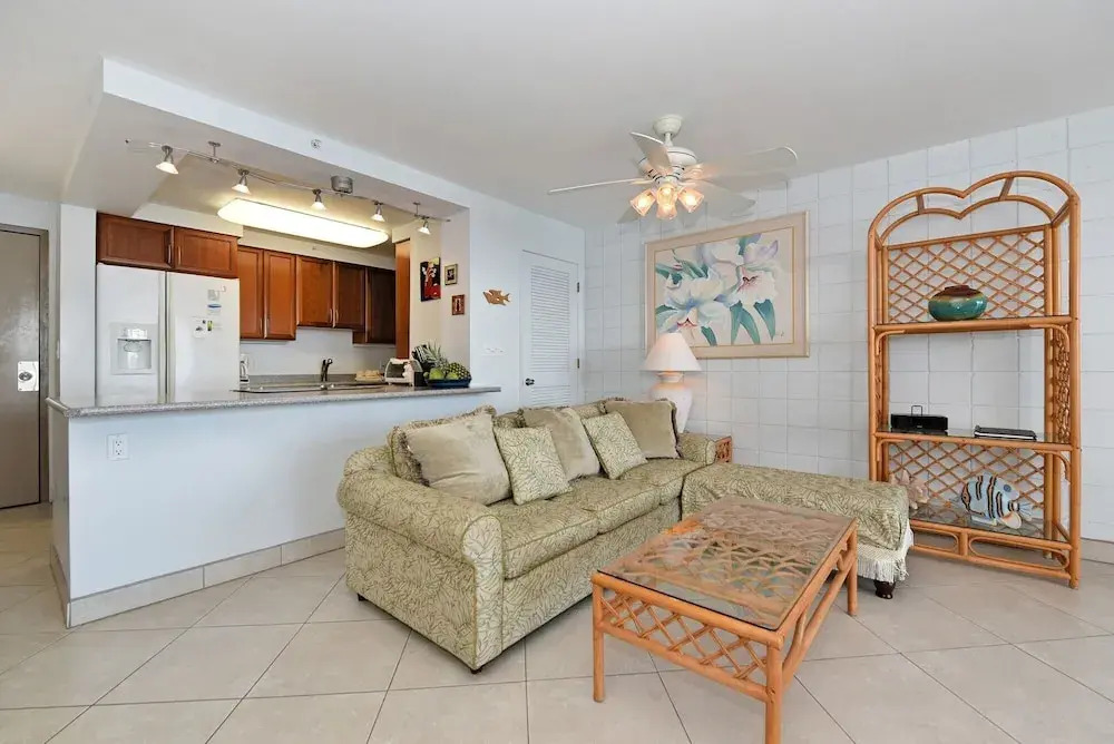 Valley Isle #905 1 Bedroom Condo by RedAwning