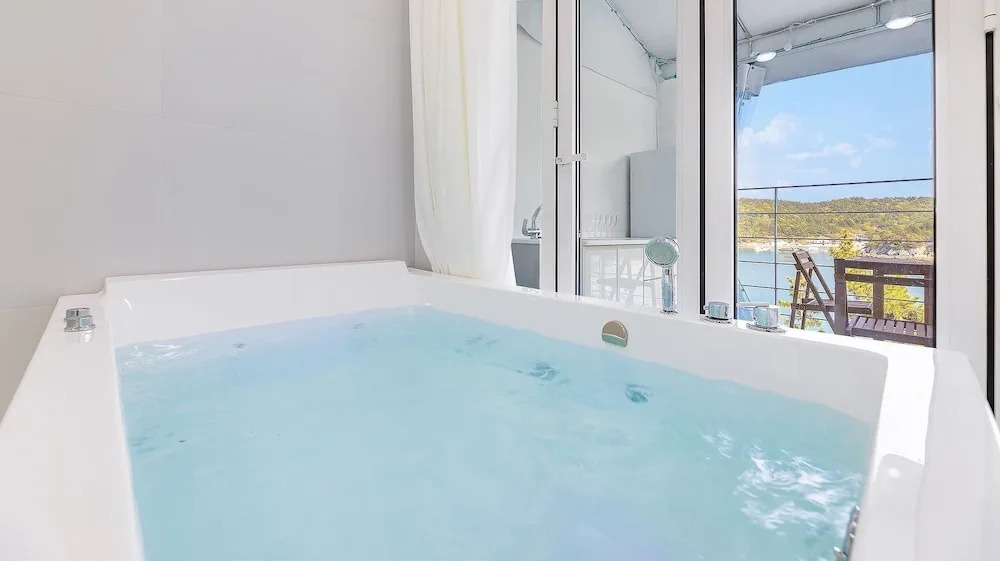 Yeosu Nukim Poolvilla