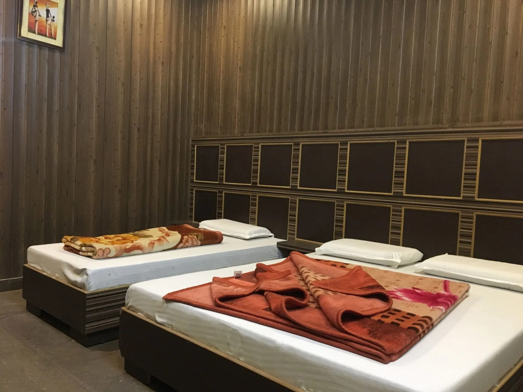 Hotel Pardesi,Har ki pauri Road Haridwar