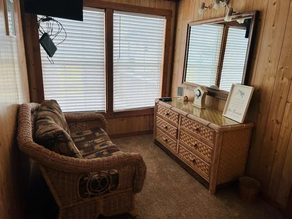 Hidden Treasure 2 Bedroom Home by RedAwning