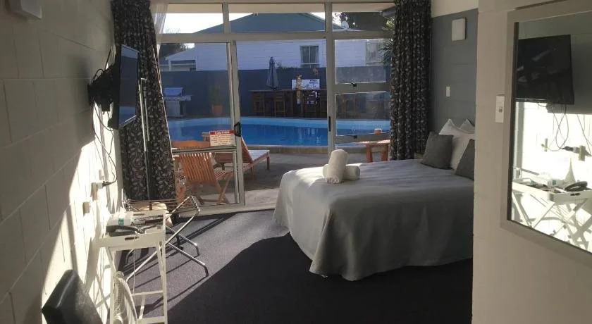 Raceway Motel