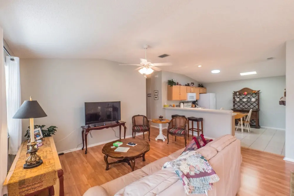 Amelia Avenue 3669 by White Pelican VR