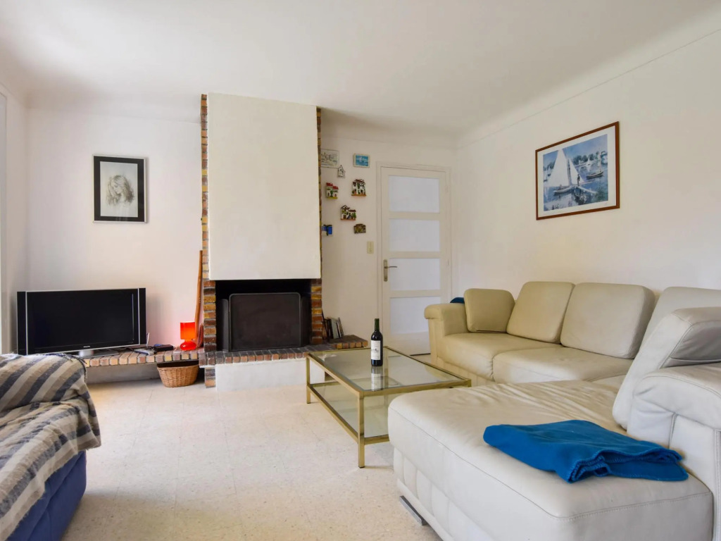 Serene Holiday Home in Pénestin, 300m from the beach