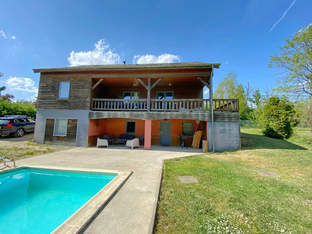 Spacious holiday home for 12 adults and 3 children with sauna / private pool