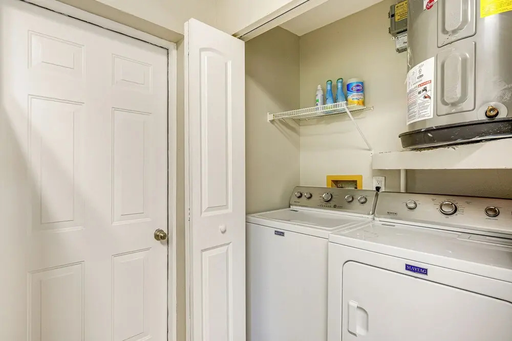 Dtwn Palm Harbor Condo: Walk to Water!