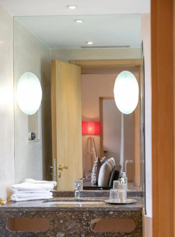 Oasis lodges