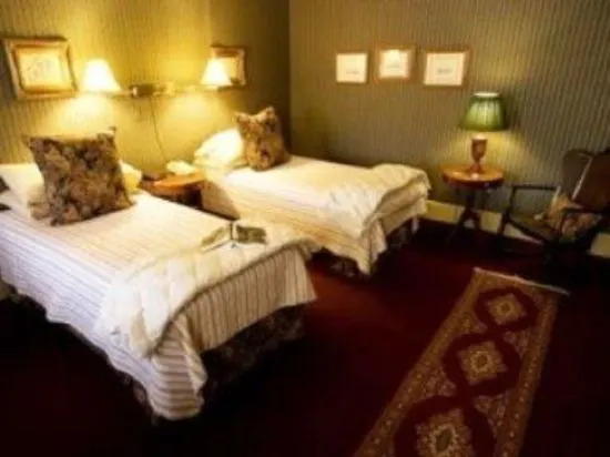 The Lindsey Hotel