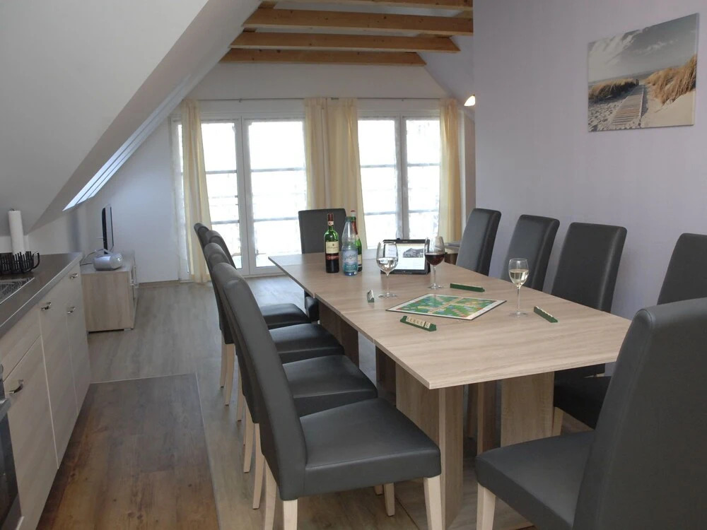 Luxurious Seaside Apartment in Pepelow