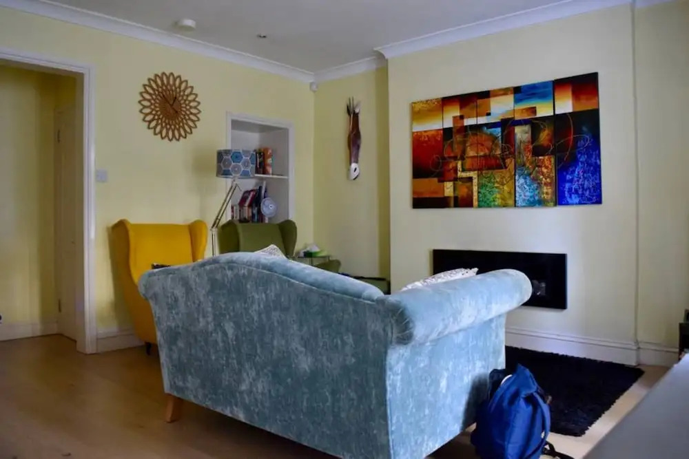 1 Bedroom Apartment With Large Garden in West London