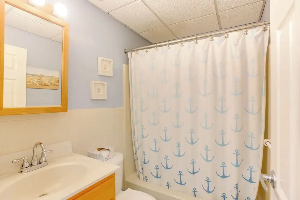 Quaint Wildwood Condo ~ Walk to Beach!