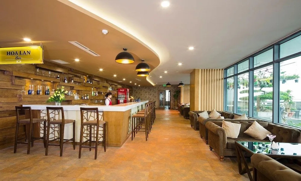 Maika Condotel