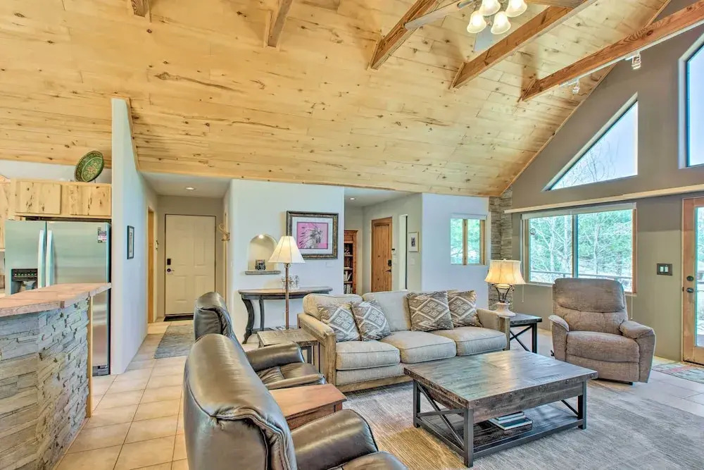Stunning Angel Fire Cabin w/ Hot Tub & 3 Decks!