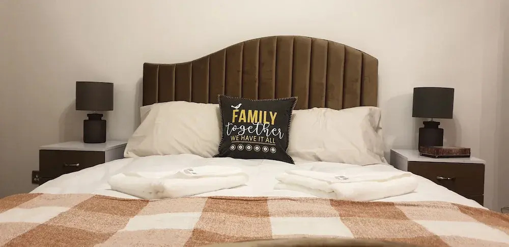 Piccadilly wharf suite