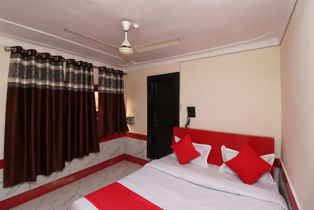 DR Hotel & Lodge by OYO Rooms