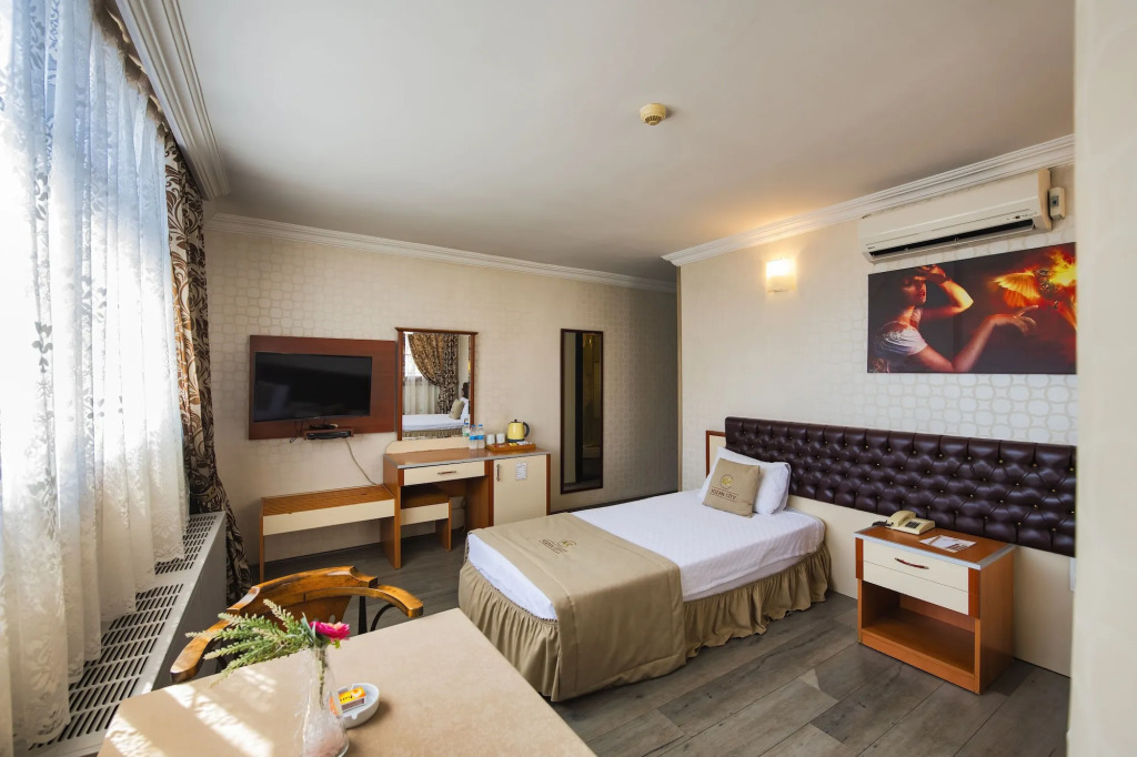 Kozan City Hotel