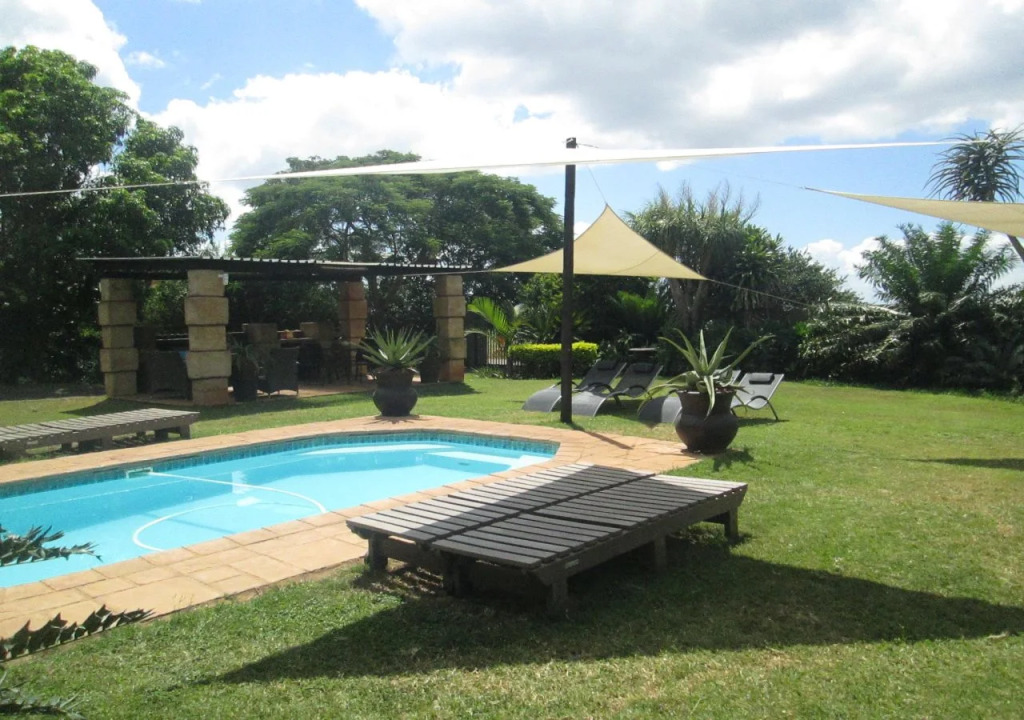 Ama Zulu Guesthouse & Safaris