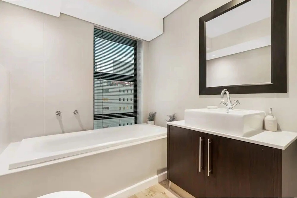 2 BD Penthouse in the Heart of the Mother City