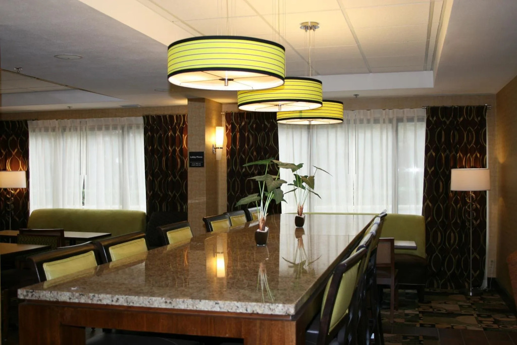 Spark by Hilton Tampa Brandon