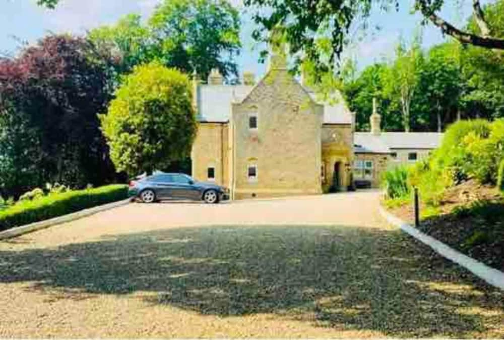Stunning 3-bed Cottage, 15mins From Newcastle
