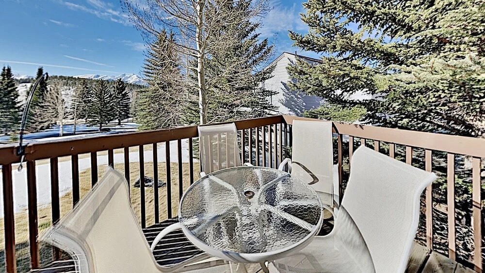 33 Corinthian Circle 4 Bedroom Home by Redawning