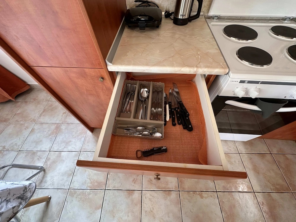 VerGian Brand New Apt at Agioi Theodoroi