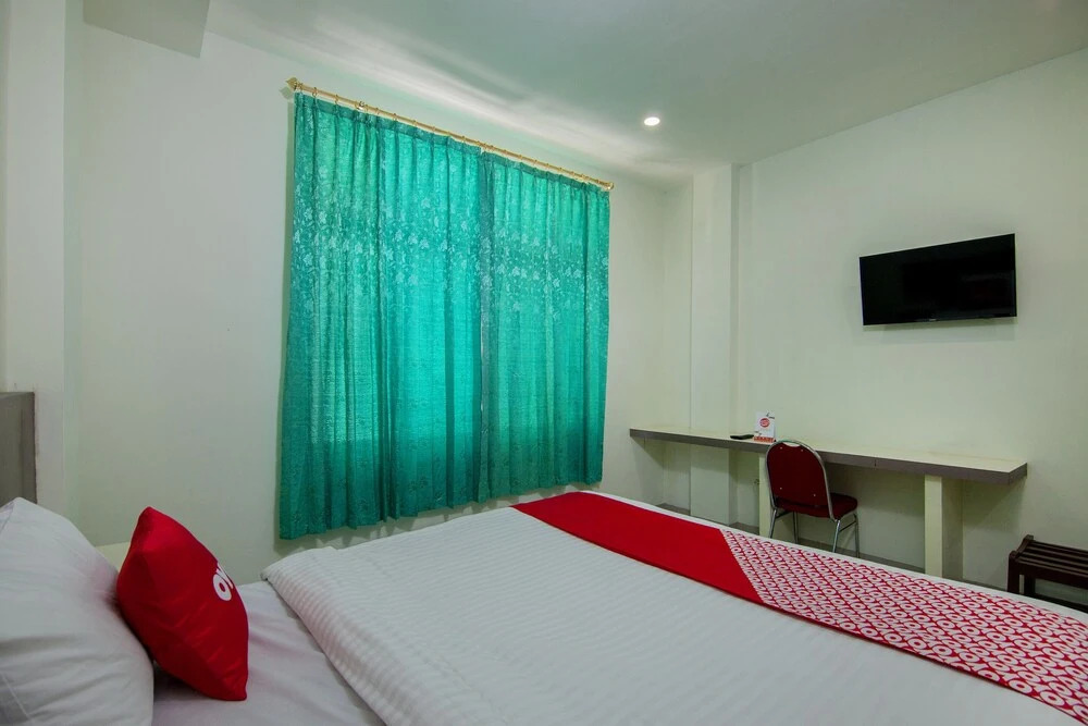 Wisata Hotel by OYO Rooms