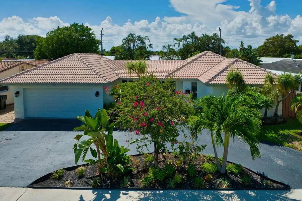 Sail Away Beach Cottage Sleeps 10 Heated Pool