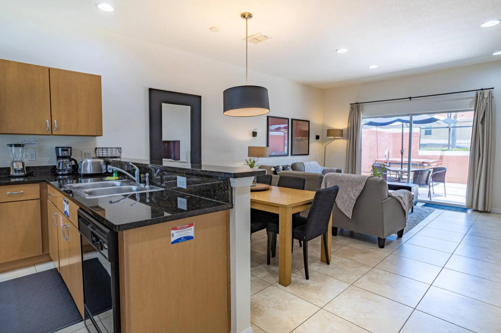 Cozy Home with Hot Tub at Encantada 302