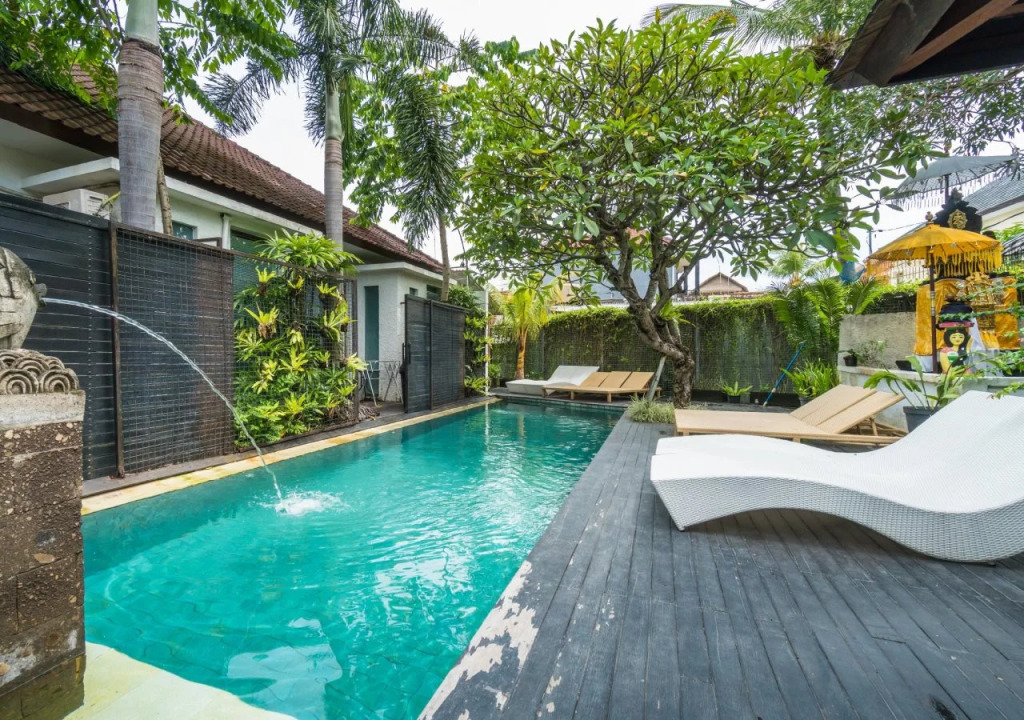 Villa Mia Canggu, Shisha & Pool, Finns & Berawa Beach