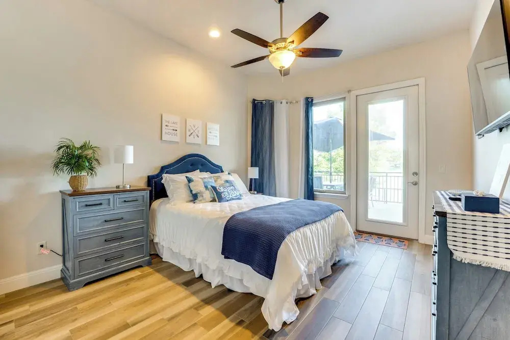 Luxe Waterfront Home w/ Boat Slip in New Braunfels