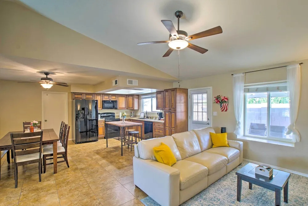Near Golf & Entertainment! Gilbert Family Getaway