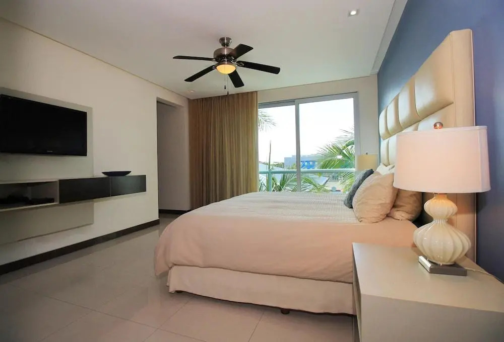 Downtown Apartment Oasis 12