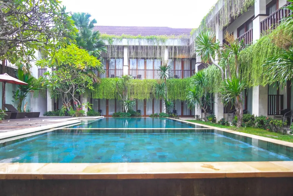 巴厘岛登巴萨艾里萨努尔新路伍拉赖402号酒店(Airy Sanur Bypass Ngurah Rai 402 Bali)
