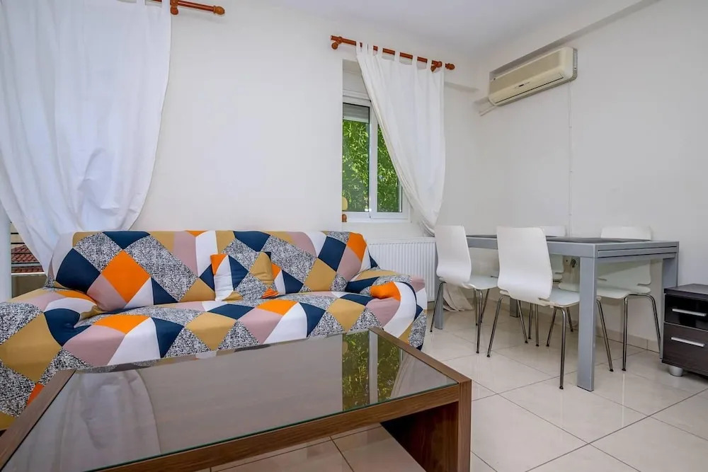 Cozy 'koukou' Discrete Apartment in Orestiada