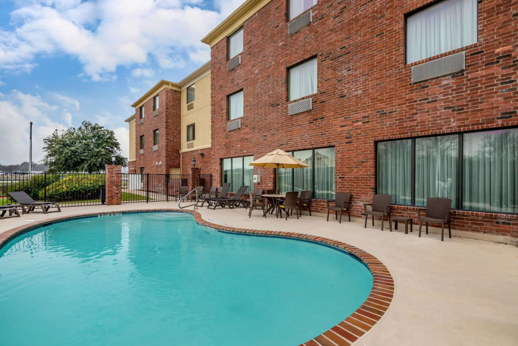 Comfort Suites Ennis