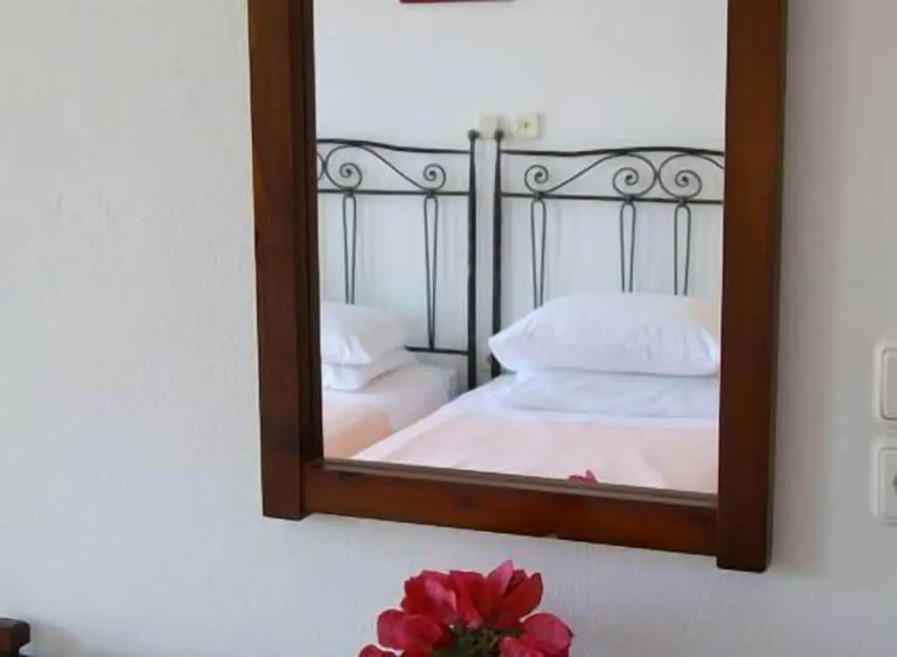 Artemon Hotel