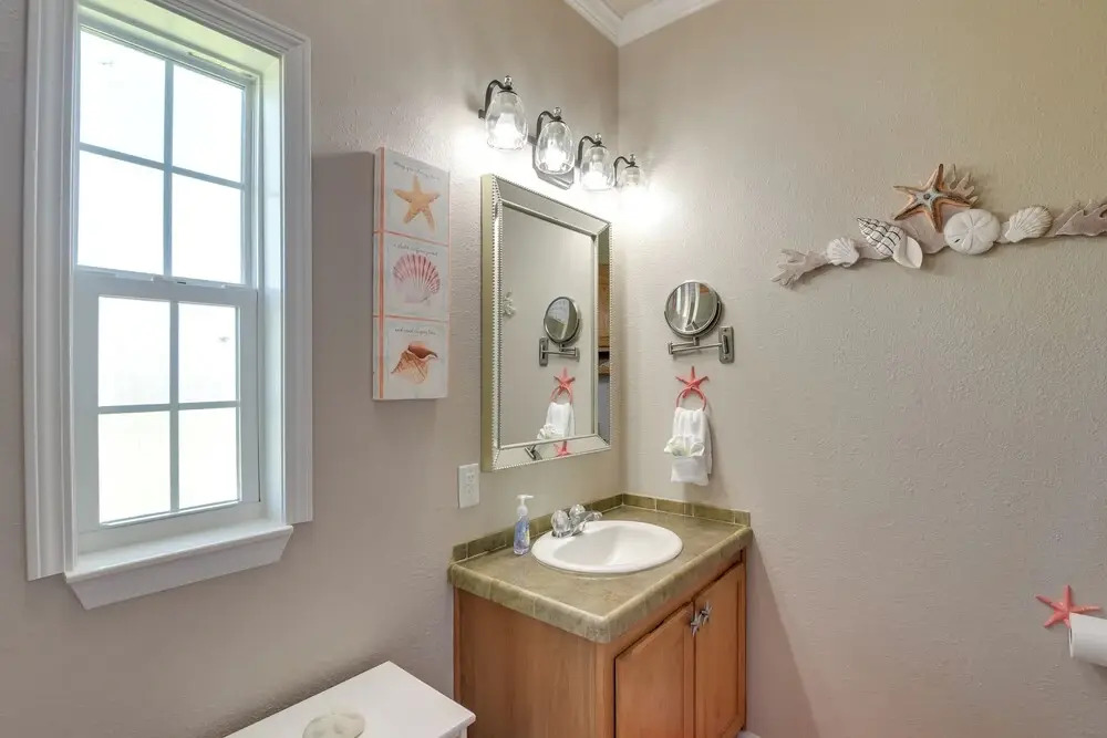 Walk to Shore! Coastal Family Gem in Crystal Beach