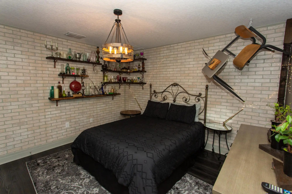 Magical Muggle Mansion Pool Spa Sleeps 23