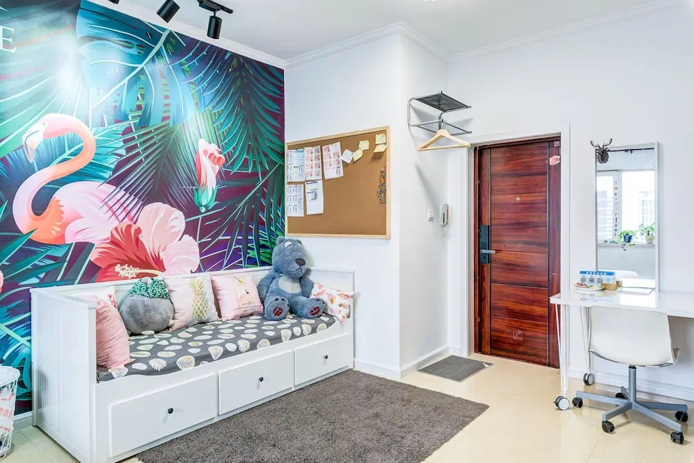 Shark Apartment
